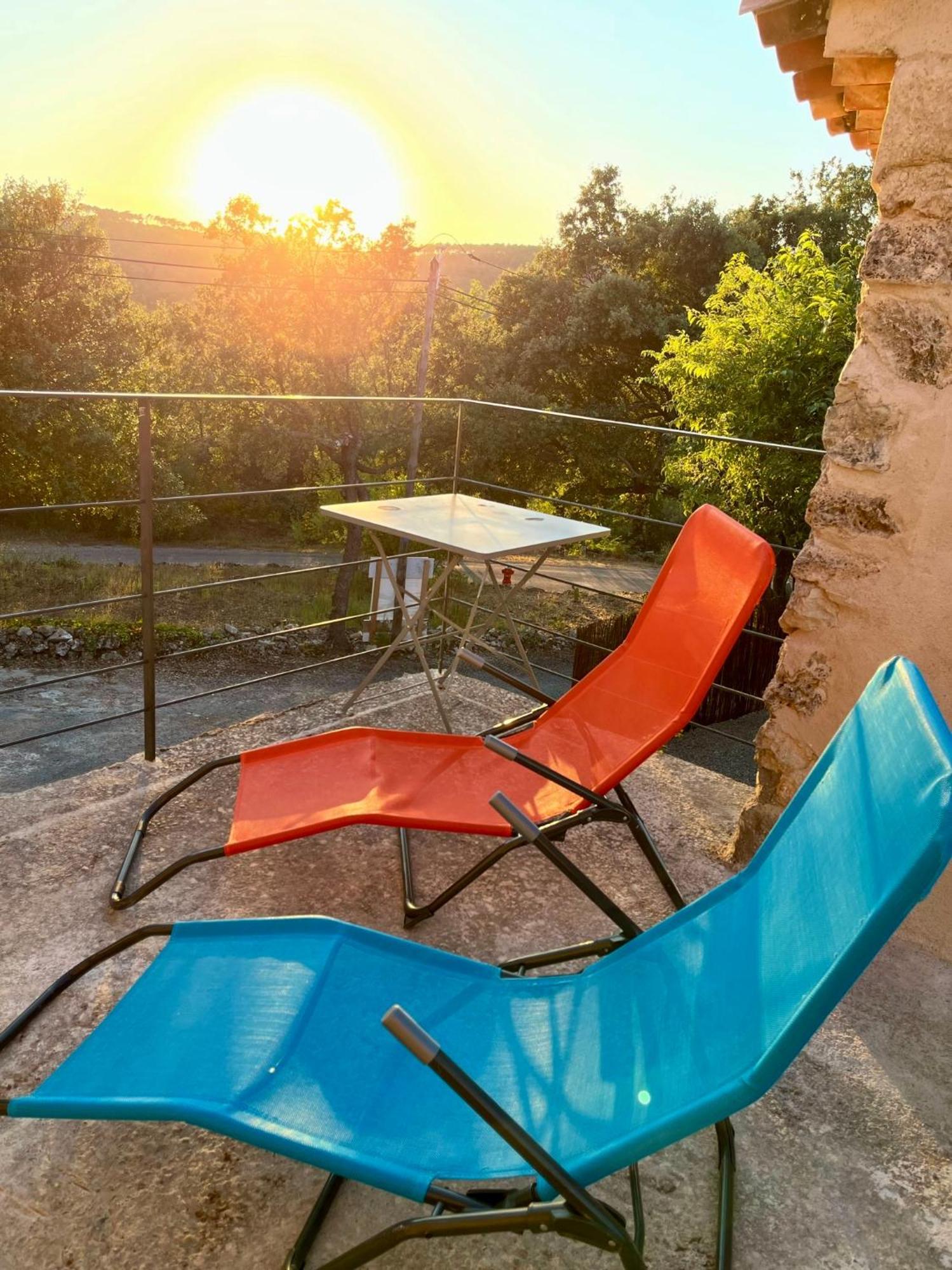 La Parenthese Du Var - Gite Avec Grande Terrasse Vue Sur Piscine Saint-Antonin-du-Var ภายนอก รูปภาพ